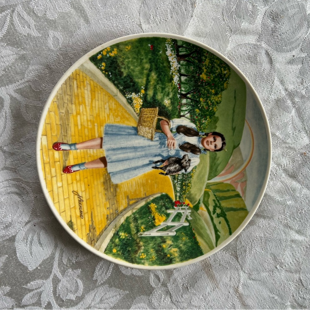 Wizard of Oz numbered decorative plate. “Over the Rainbow”